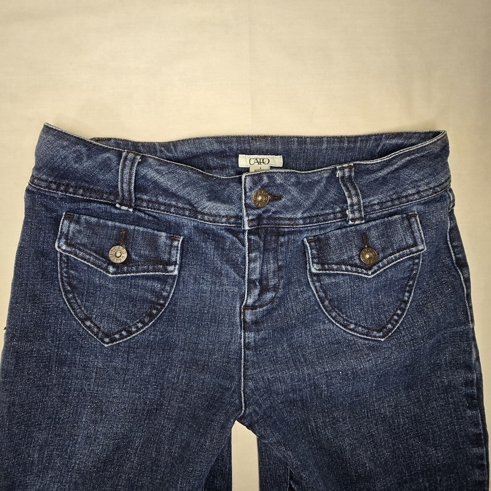 Cato Knee-Length Cuffed Midwash Jean Shorts Mid-rise Women's Size 8 - Picture 3 of 12